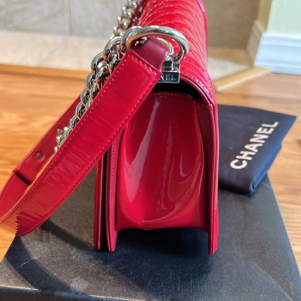 Chanel Patent Calfskin Quilted Medium Plexiglass Boy Bag – Red